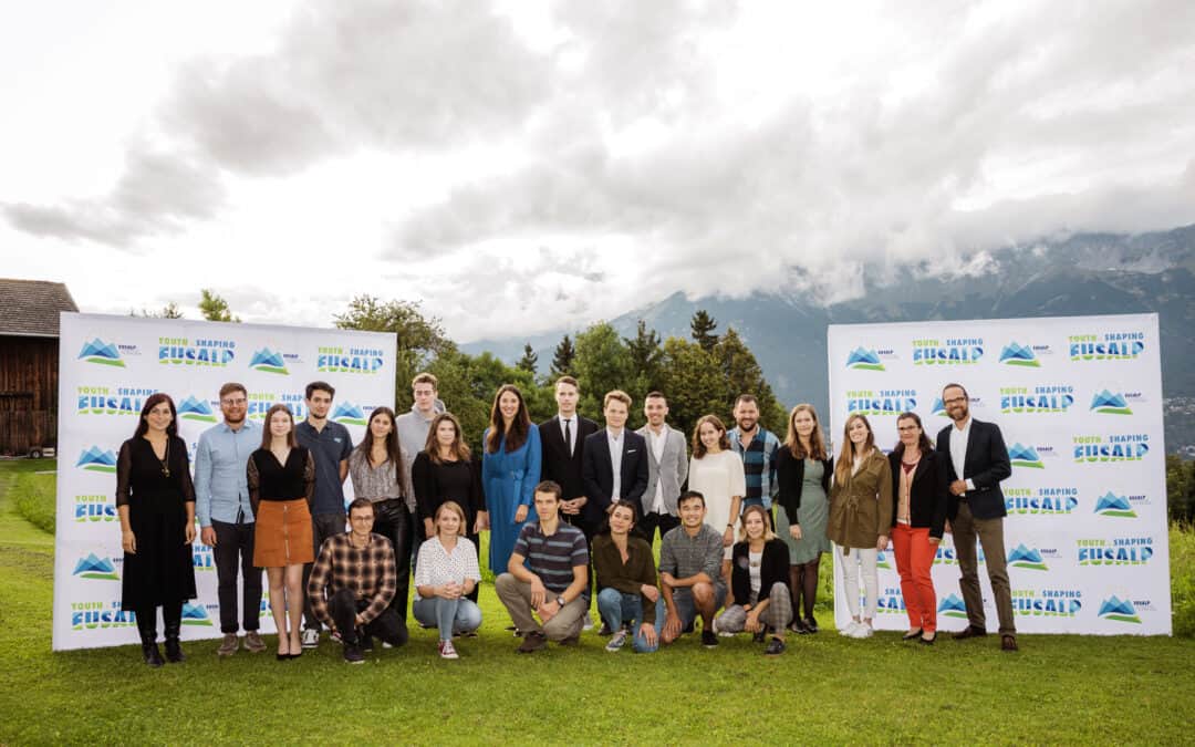 We interviewed two young people engaged for the Alps!