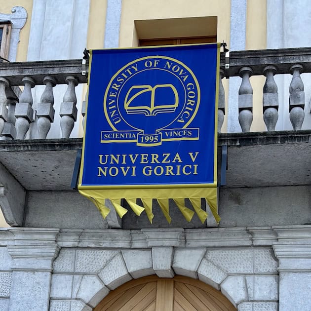 143FCA90-4081-40F0-ADAB-B58FDE300E1F 2